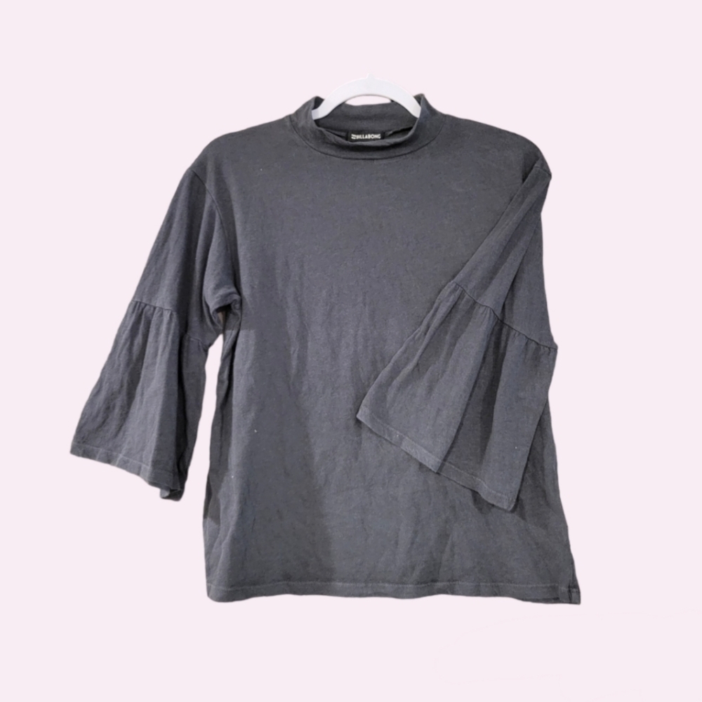 New billabong sleeve top